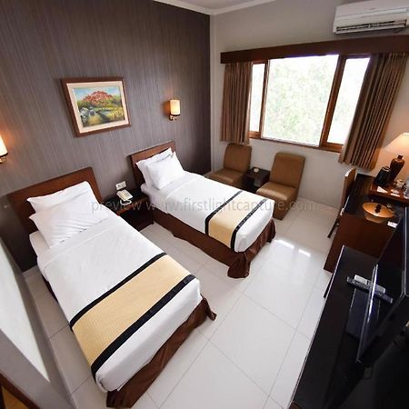 Capital O 874 Hotel Nyland Pasteur Bandung Exterior photo