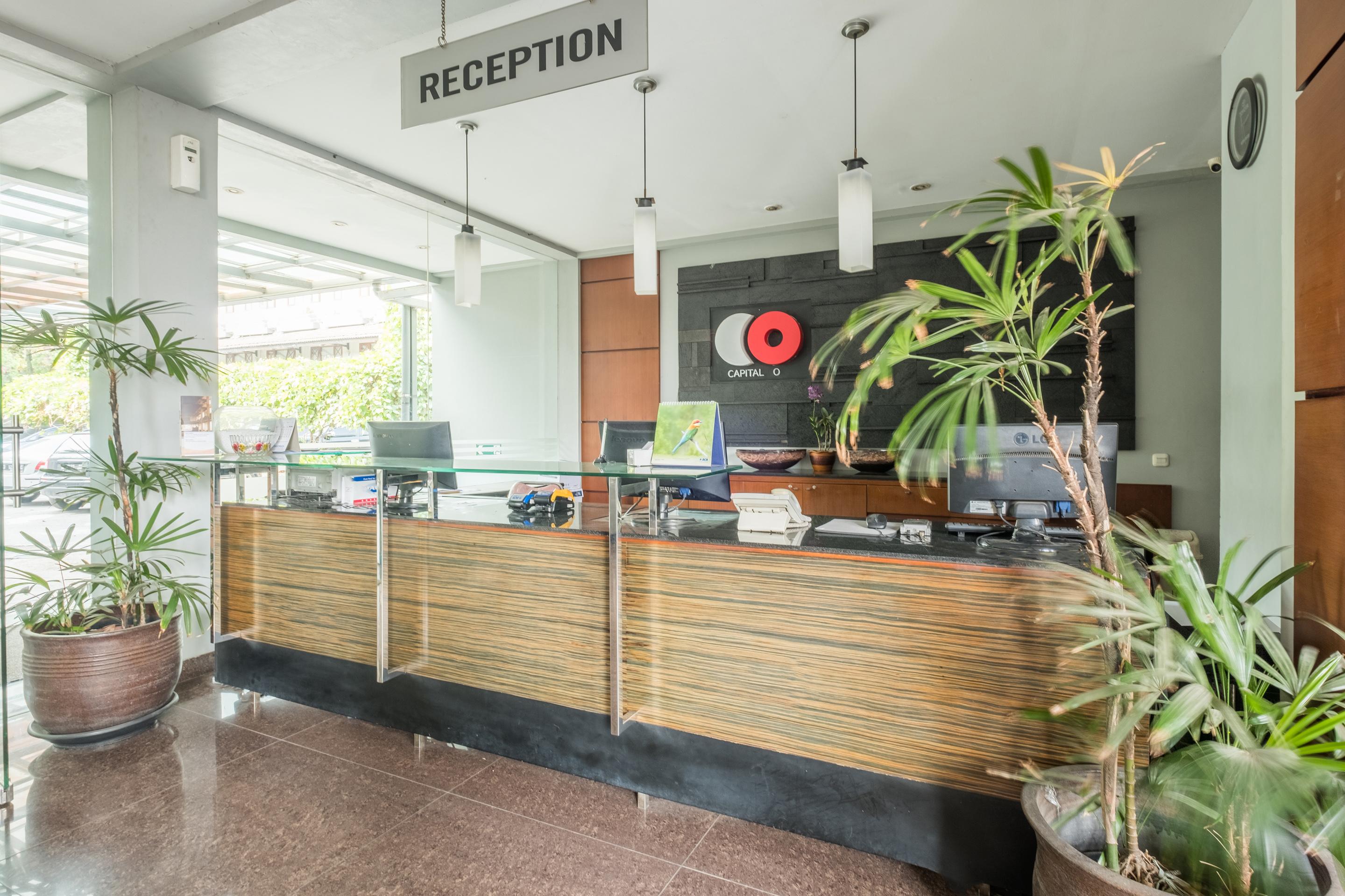 Capital O 874 Hotel Nyland Pasteur Bandung Exterior photo