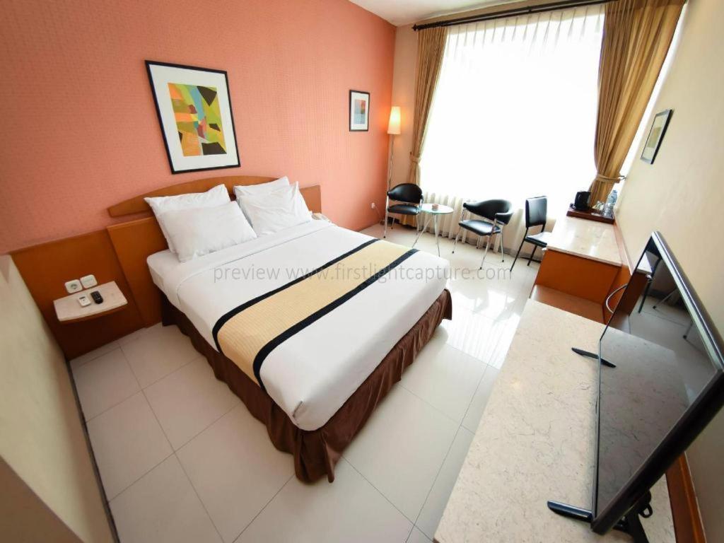 Capital O 874 Hotel Nyland Pasteur Bandung Exterior photo