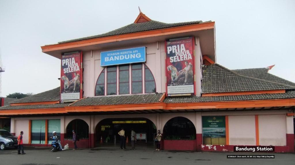 Capital O 874 Hotel Nyland Pasteur Bandung Exterior photo