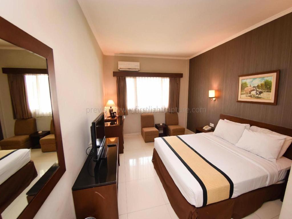 Capital O 874 Hotel Nyland Pasteur Bandung Exterior photo