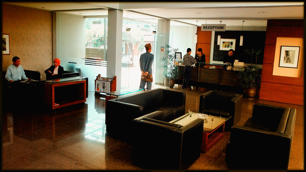 Capital O 874 Hotel Nyland Pasteur Bandung Exterior photo